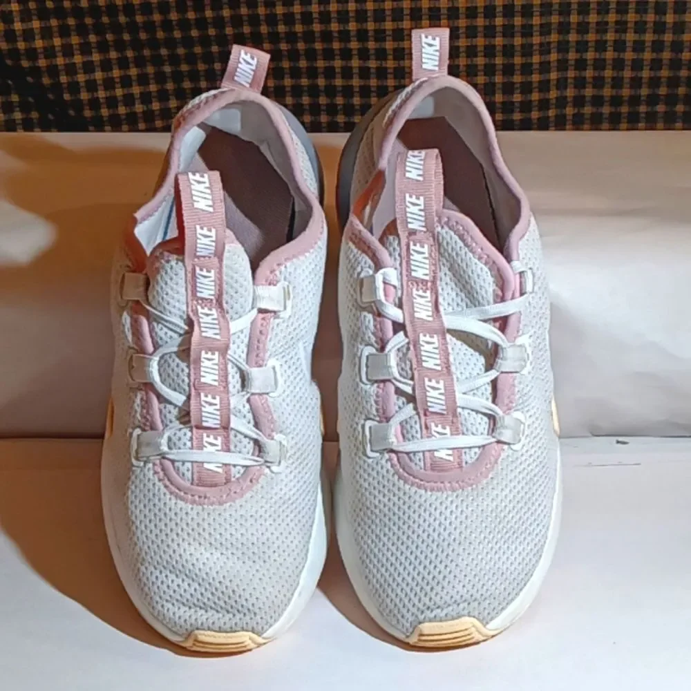 Nike Ashin Modern White Running Shoes Sz 6
